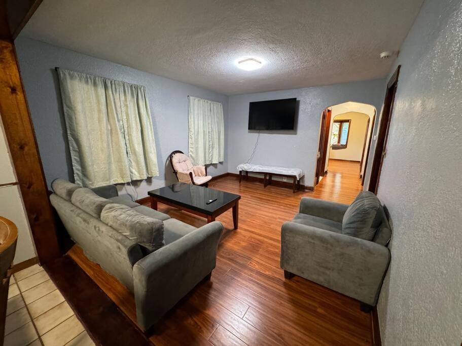 Апартаменти Comfy Getaway At Falls! Ніагара-Фоллс Екстер'єр фото
